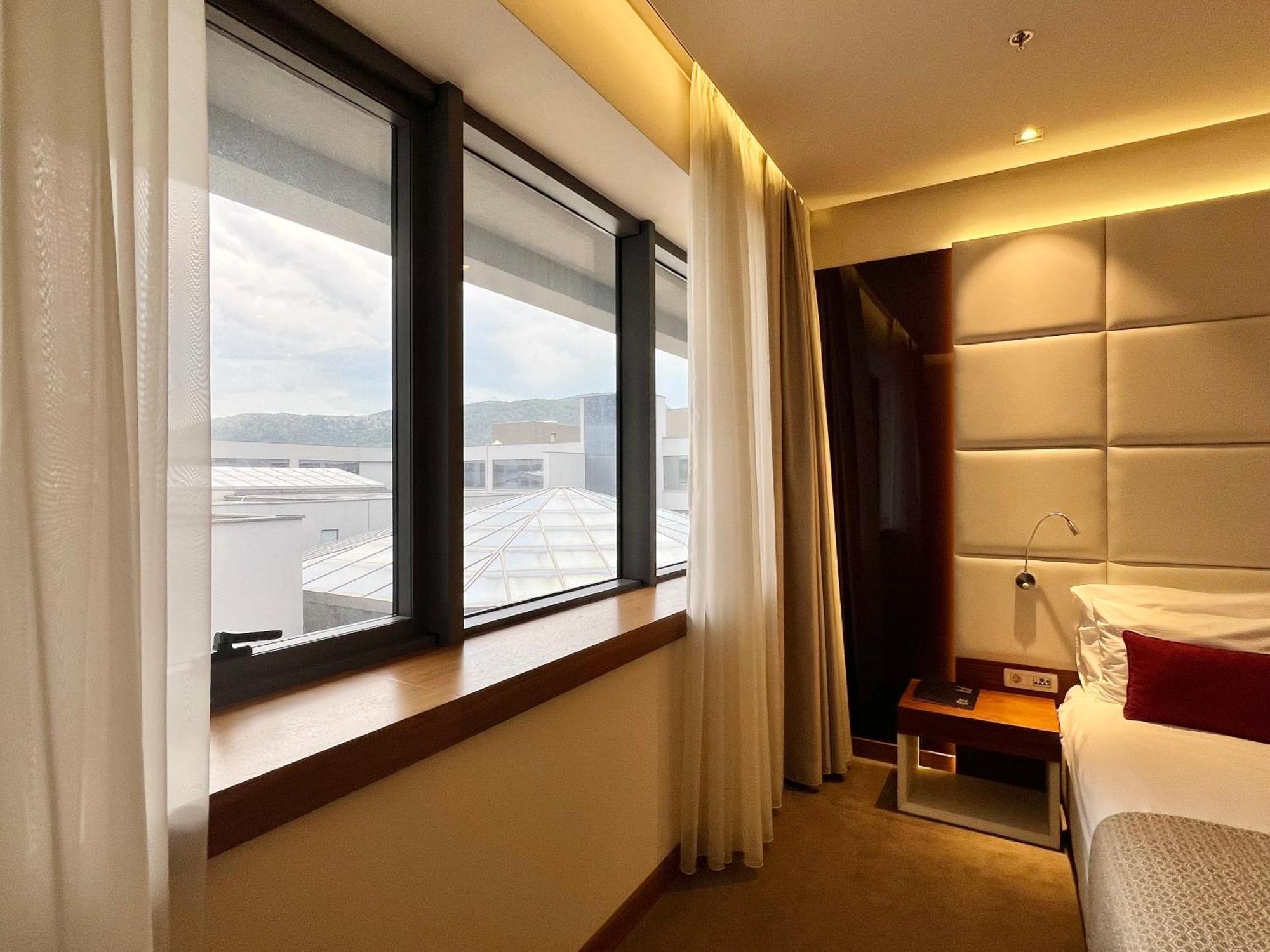 ميباس 5* موستار